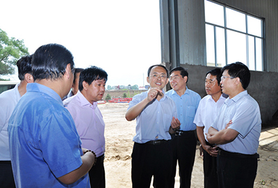 山西忻州市长郑连生赴定襄天宝集团调研风电塔筒项目